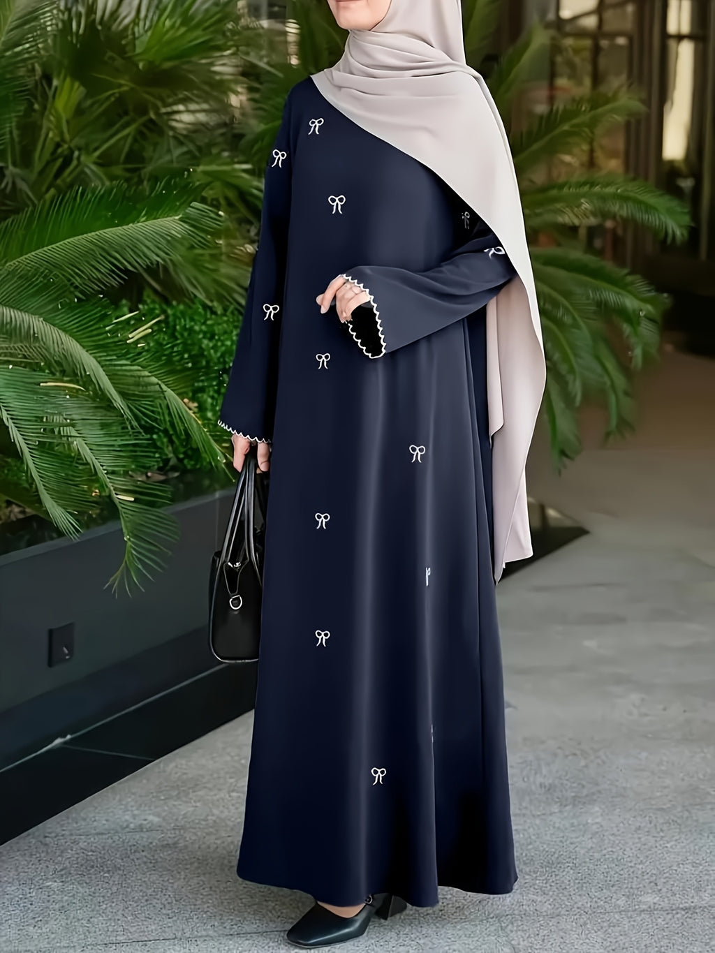 Elegant Long Dress for Middle Eastern Muslims During Ramadan, Featuring Bow Embroidery, Suitable for Casual Outings And Prayers (Abaya Does Not Include a Headscarf)