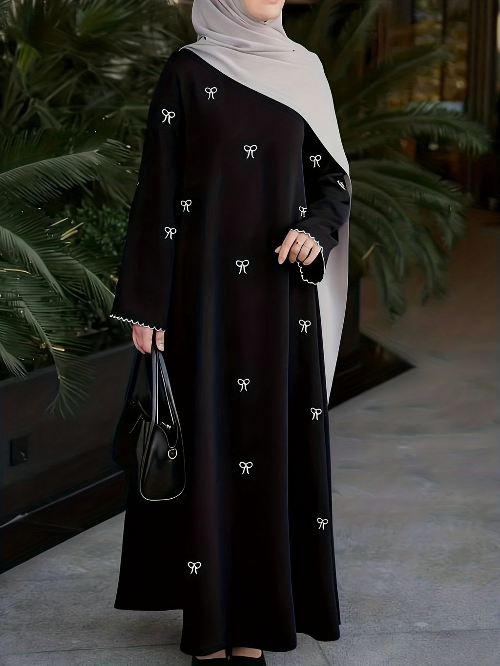 Elegant Long Dress for Middle Eastern Muslims During Ramadan, Featuring Bow Embroidery, Suitable for Casual Outings And Prayers (Abaya Does Not Include a Headscarf)