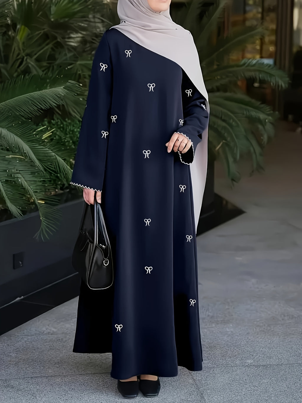 Elegant Long Dress for Middle Eastern Muslims During Ramadan, Featuring Bow Embroidery, Suitable for Casual Outings And Prayers (Abaya Does Not Include a Headscarf)