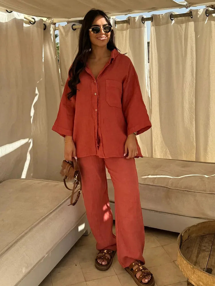 طقم نسائي أنيق قطعتين – قميص بأزرار مع بنطال كاجوال مريح