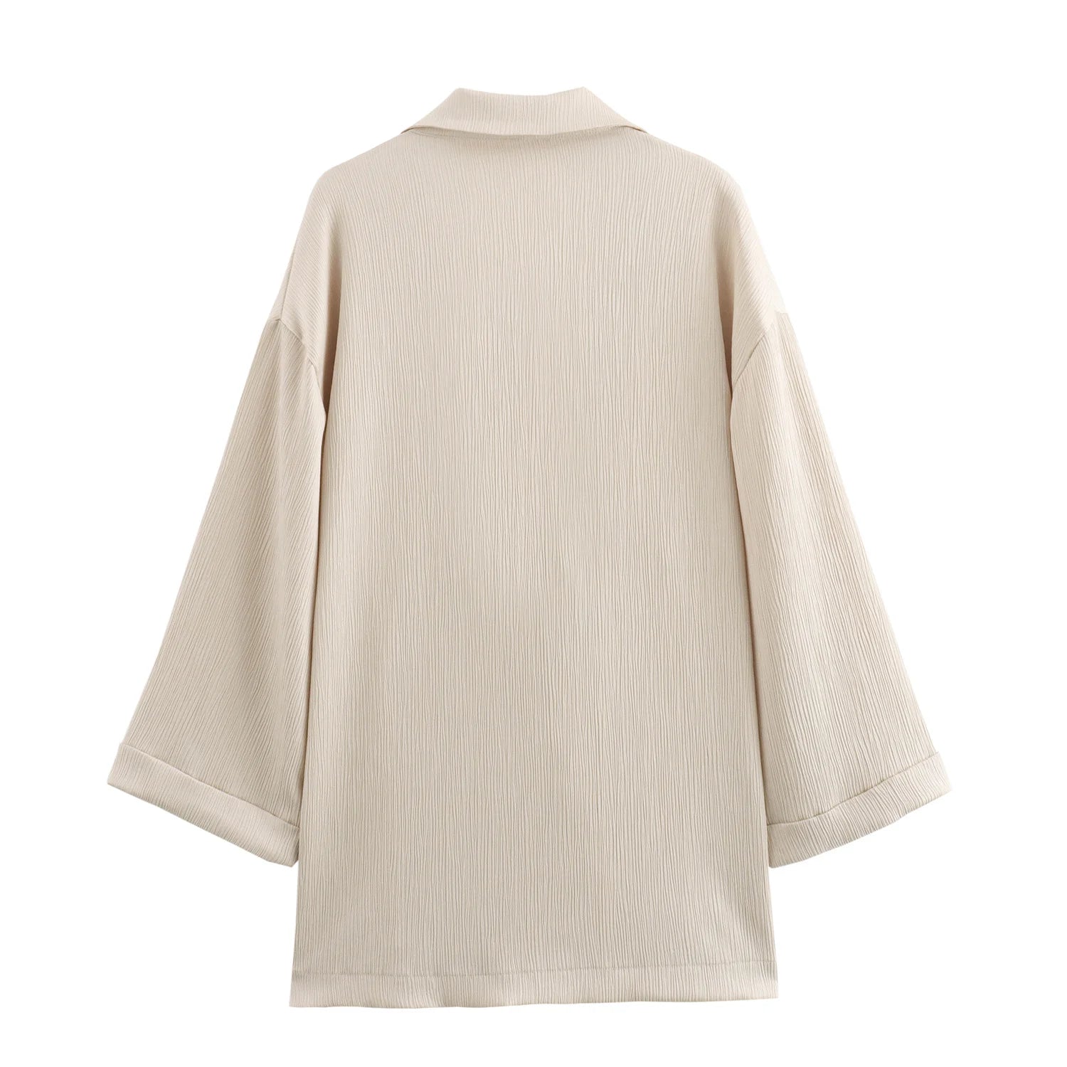 طقم نسائي أنيق قطعتين – بليزر عصري بأزرار مزدوجة مع بنطال كاجوال مريح