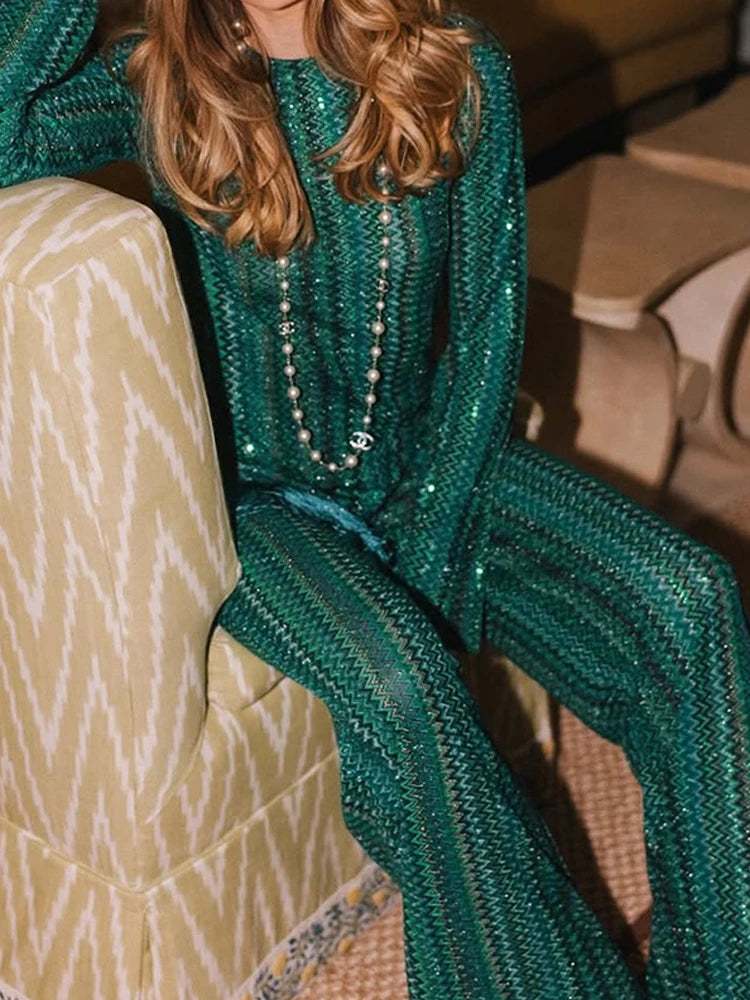 طقم نسائي كاجوال قطعتين مخطط – بلوزة بأكمام طويلة مع بنطال واسع مريح