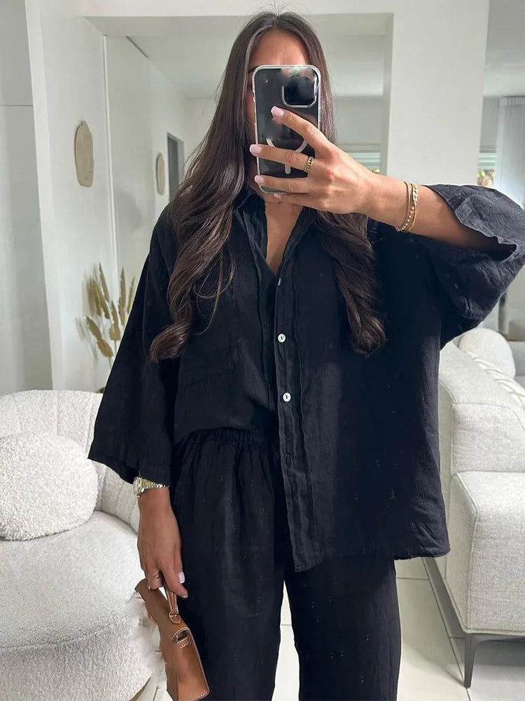 طقم نسائي أنيق قطعتين – قميص بأزرار مع بنطال كاجوال مريح