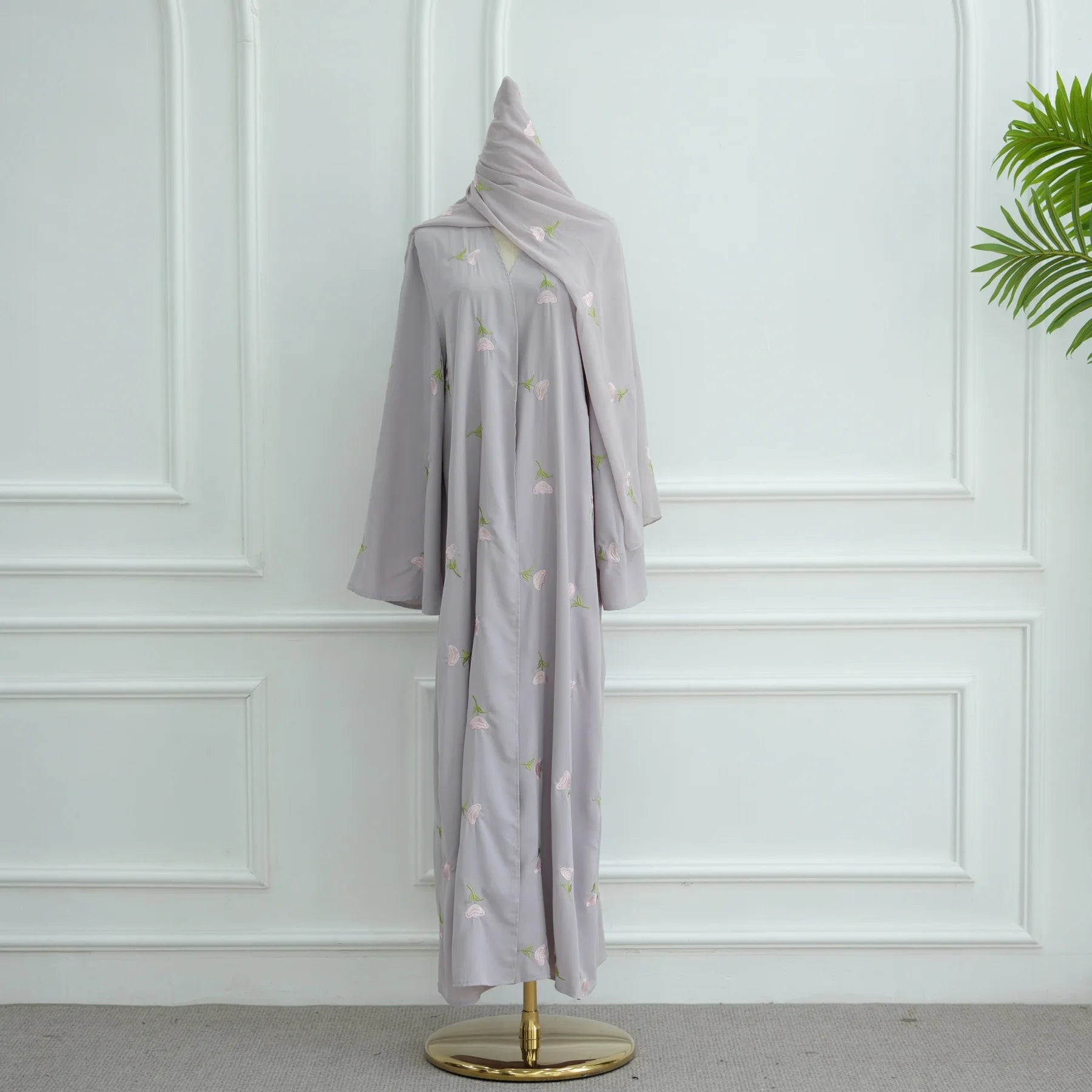 عباية كيمونو نسائية مطرزة فاخرة – عباية أنيقة للمناسبات والعيد بتصميم عربي فاخر