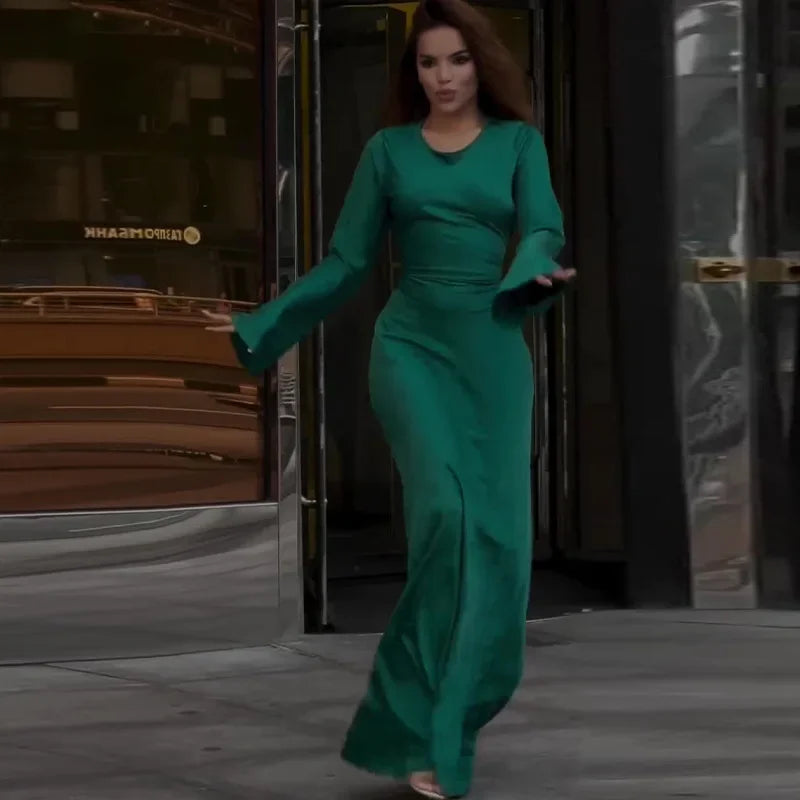 عباية نسائية سوداء أنيقة للمناسبات – فستان عربي طويل بقصة أنثوية مناسب لرمضان والعيد