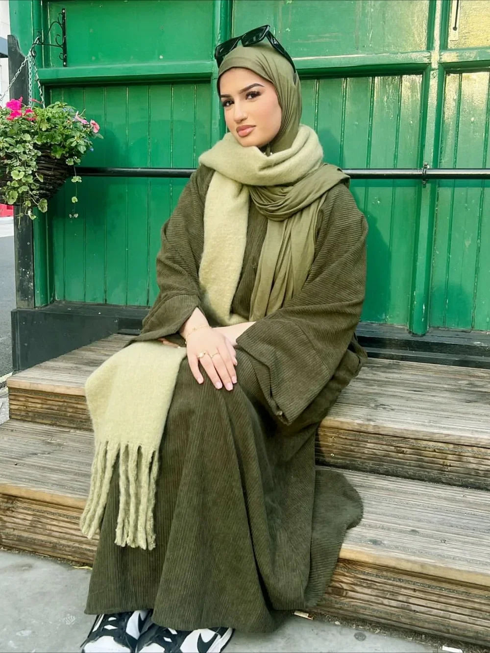 فستان جلابية نسائي أنيق للمناسبات – عباية طويلة فاخرة لرمضان والعيد بتصميم عربي راقٍ