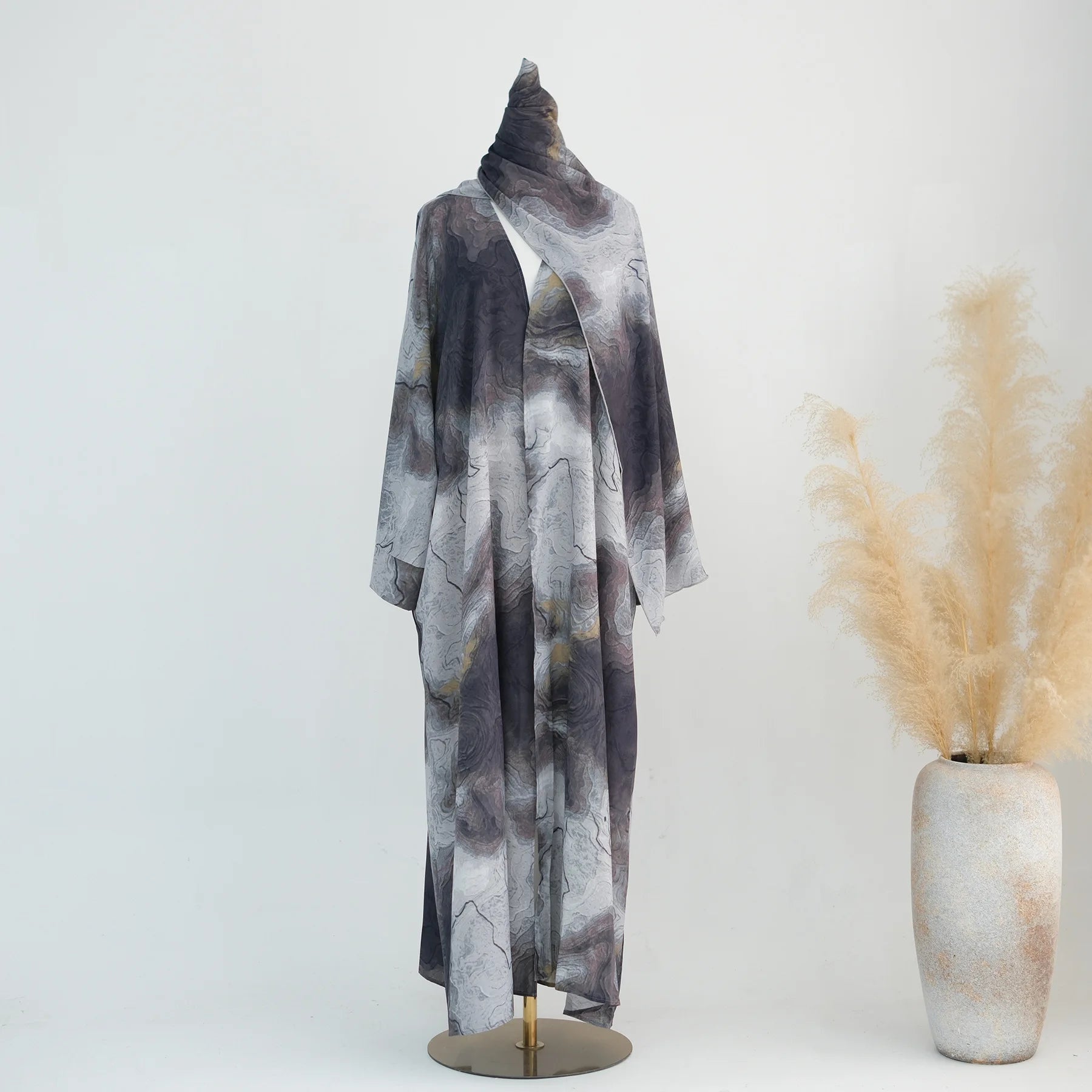 عباية نسائية مفتوحة مع شال مطبوع – طقم أنيق قطعتين مناسب للعيد والمناسبات