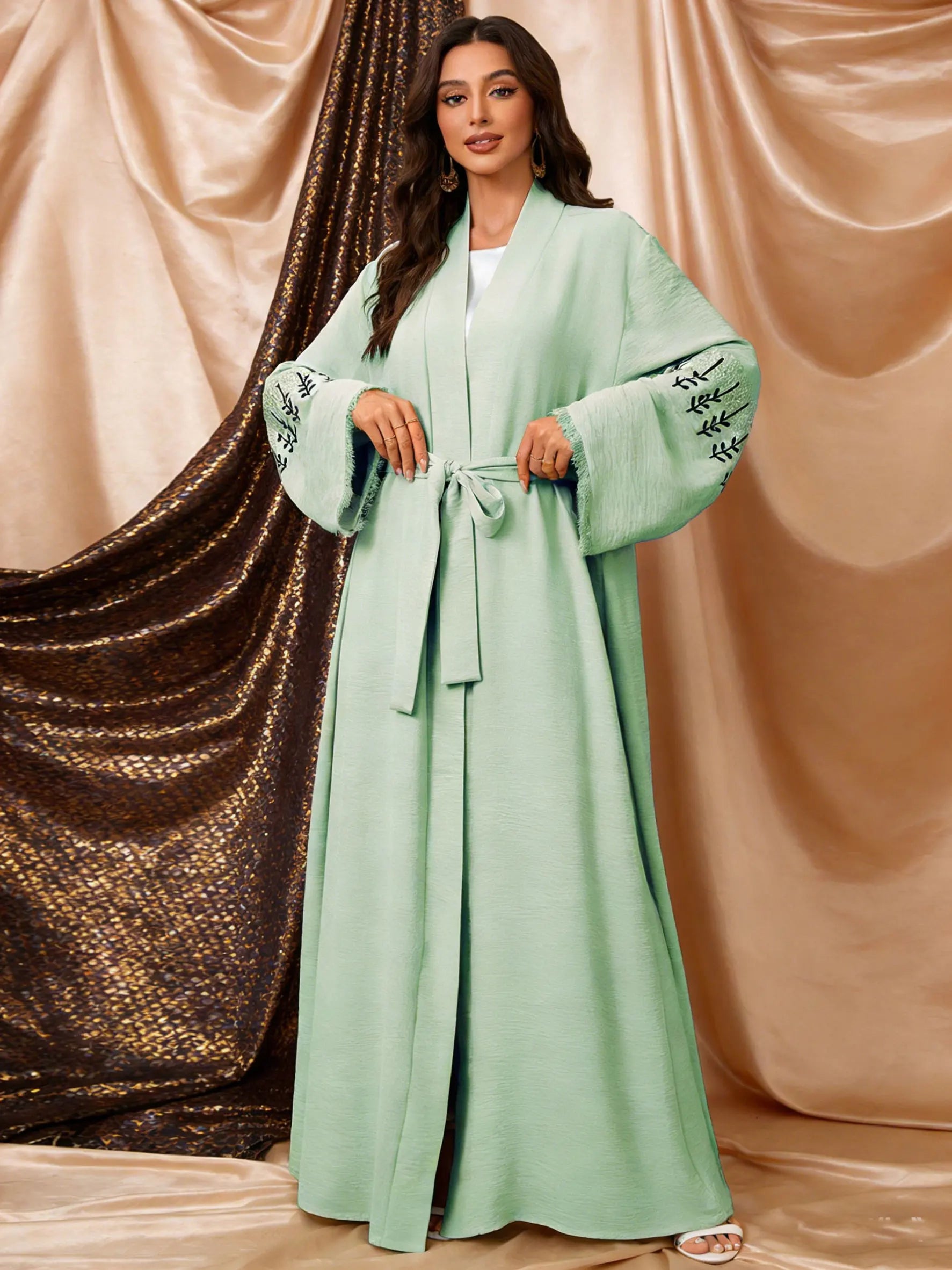 عباية كيمونو نسائية بأكمام مطرزة – عباية مفتوحة طويلة مع حزام بتصميم أنيق