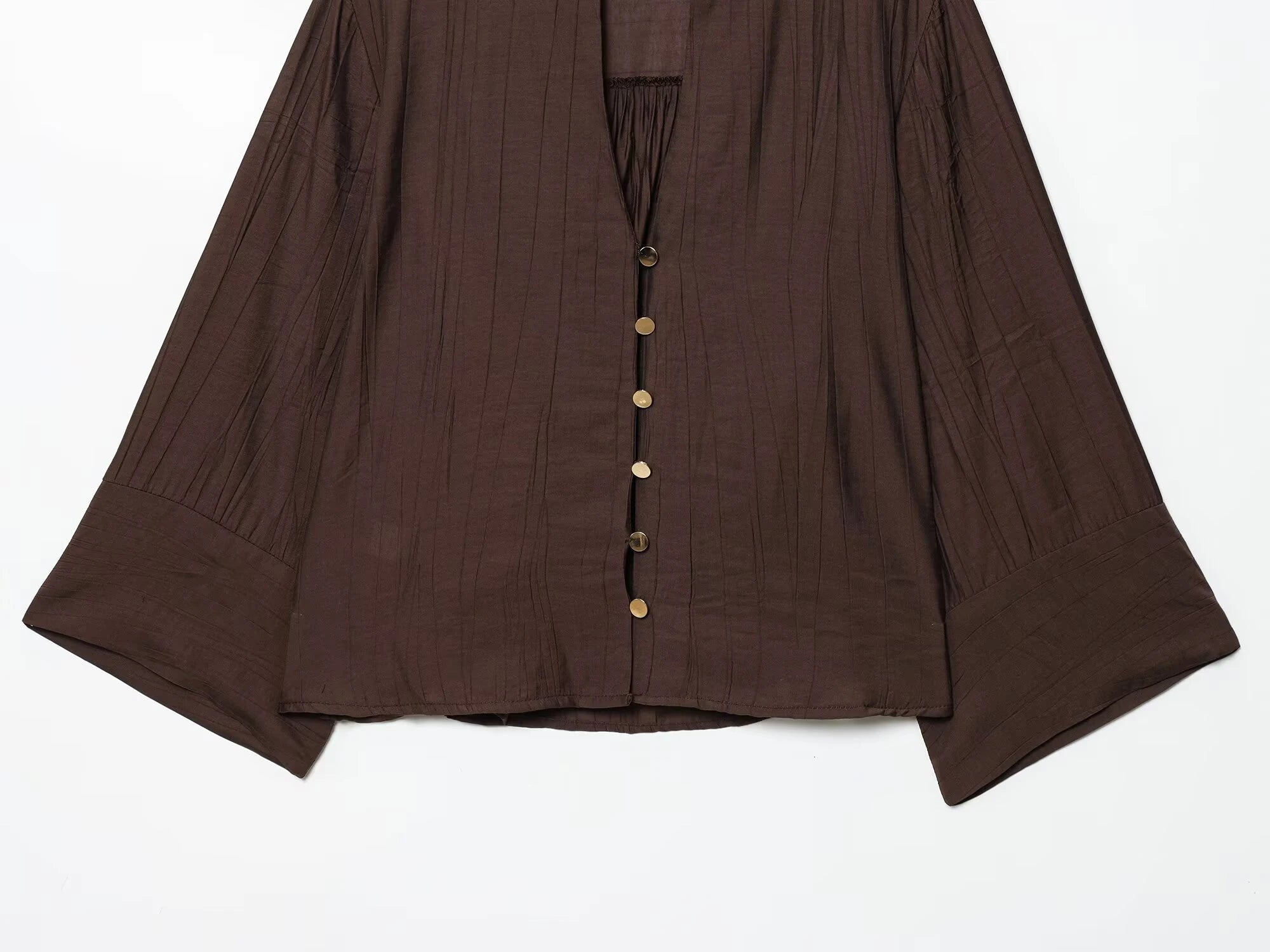 طقم نسائي أنيق قطعتين – قميص بياقة V وبنطال واسع بخصر مطاطي