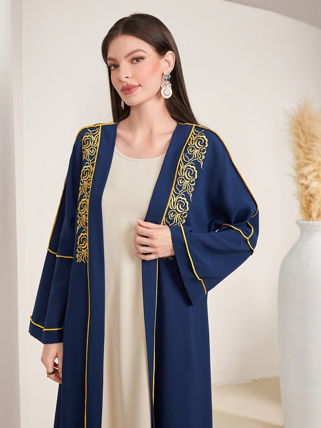 Elegant Embroidered Arab Style Abaya | Long Sleeve, Regular Fit, No Belt, Suitable for All Seasons